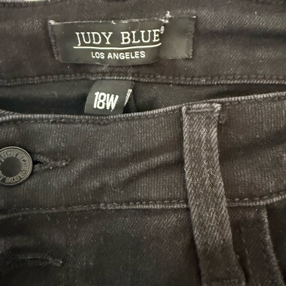 Judy Blue women Black cropped jeans- 18W - Picture 7 of 8